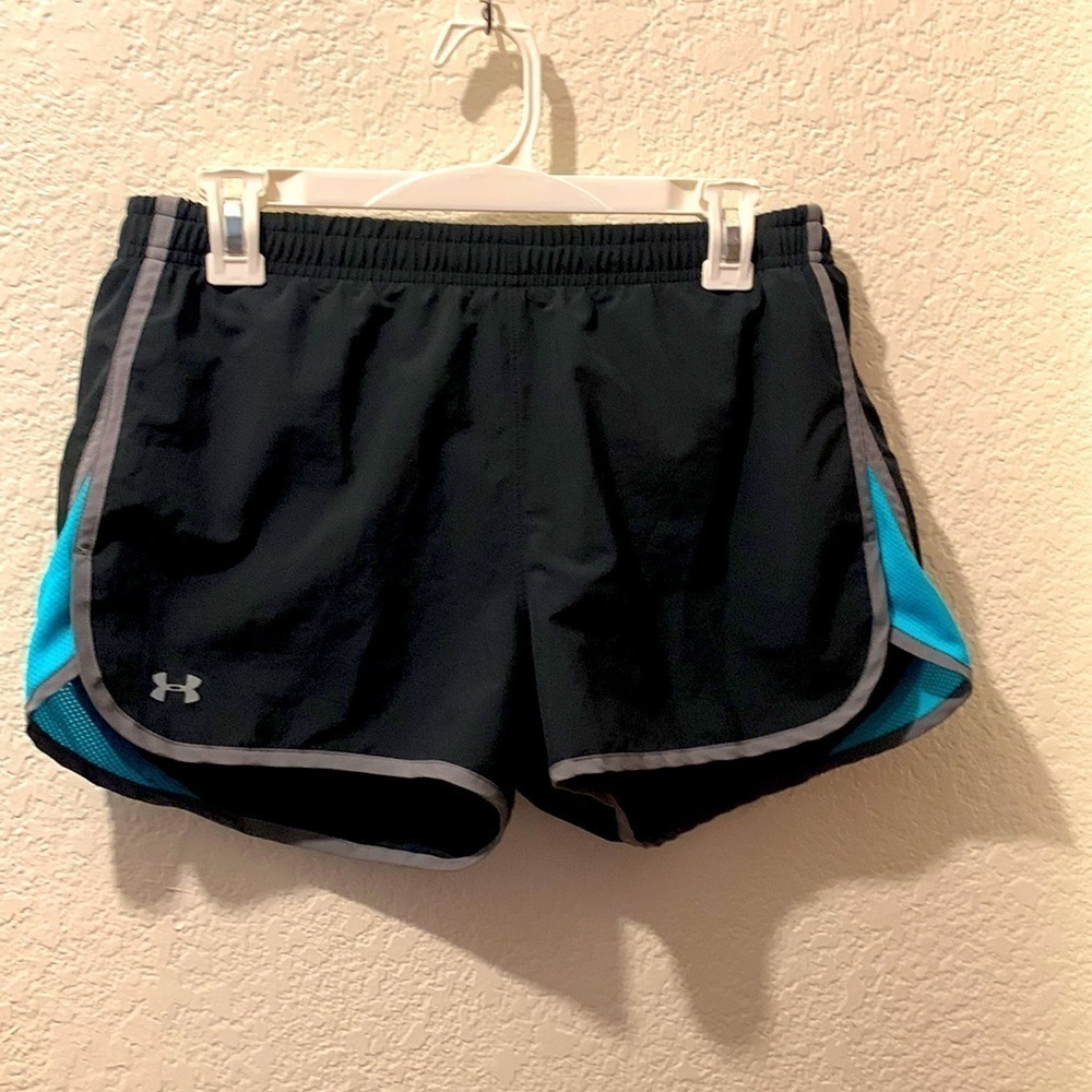 Under Armour Heatgear workout shorts medium - Picture 2 of 8